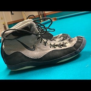 Men’s wrestling shoes.